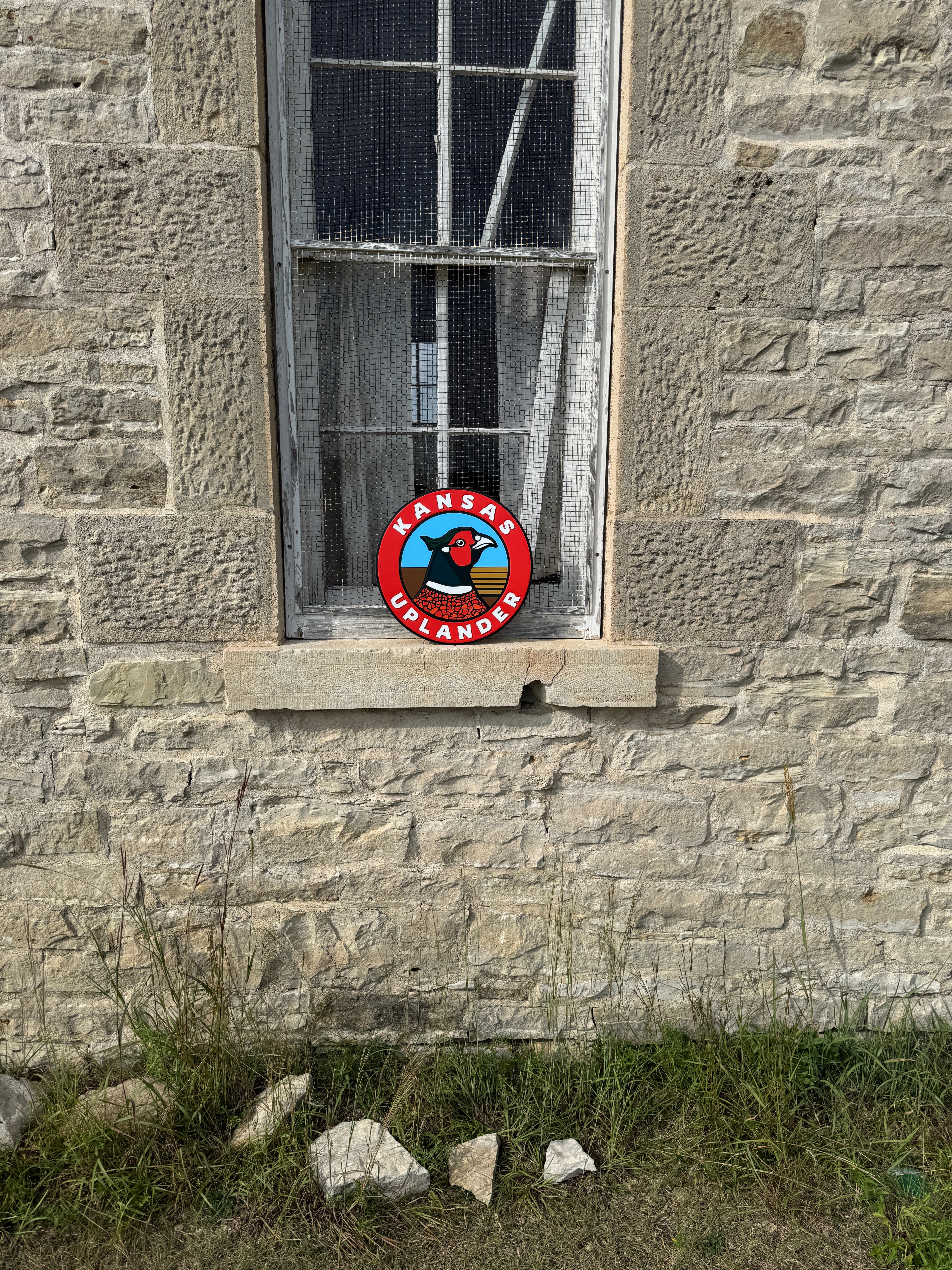 Kansas Uplander Round Tin Tacker